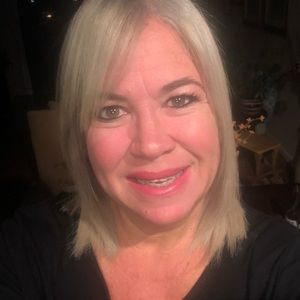 Meet your Posher, Ely